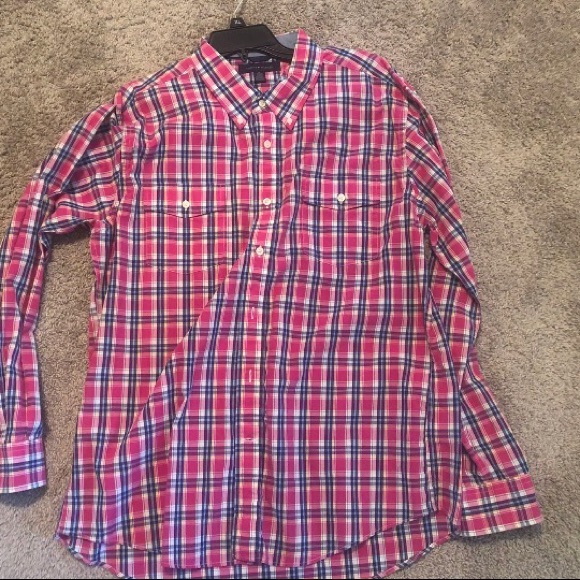 Tommy Hilfiger button up long sleeve shirt - Picture 2 of 2